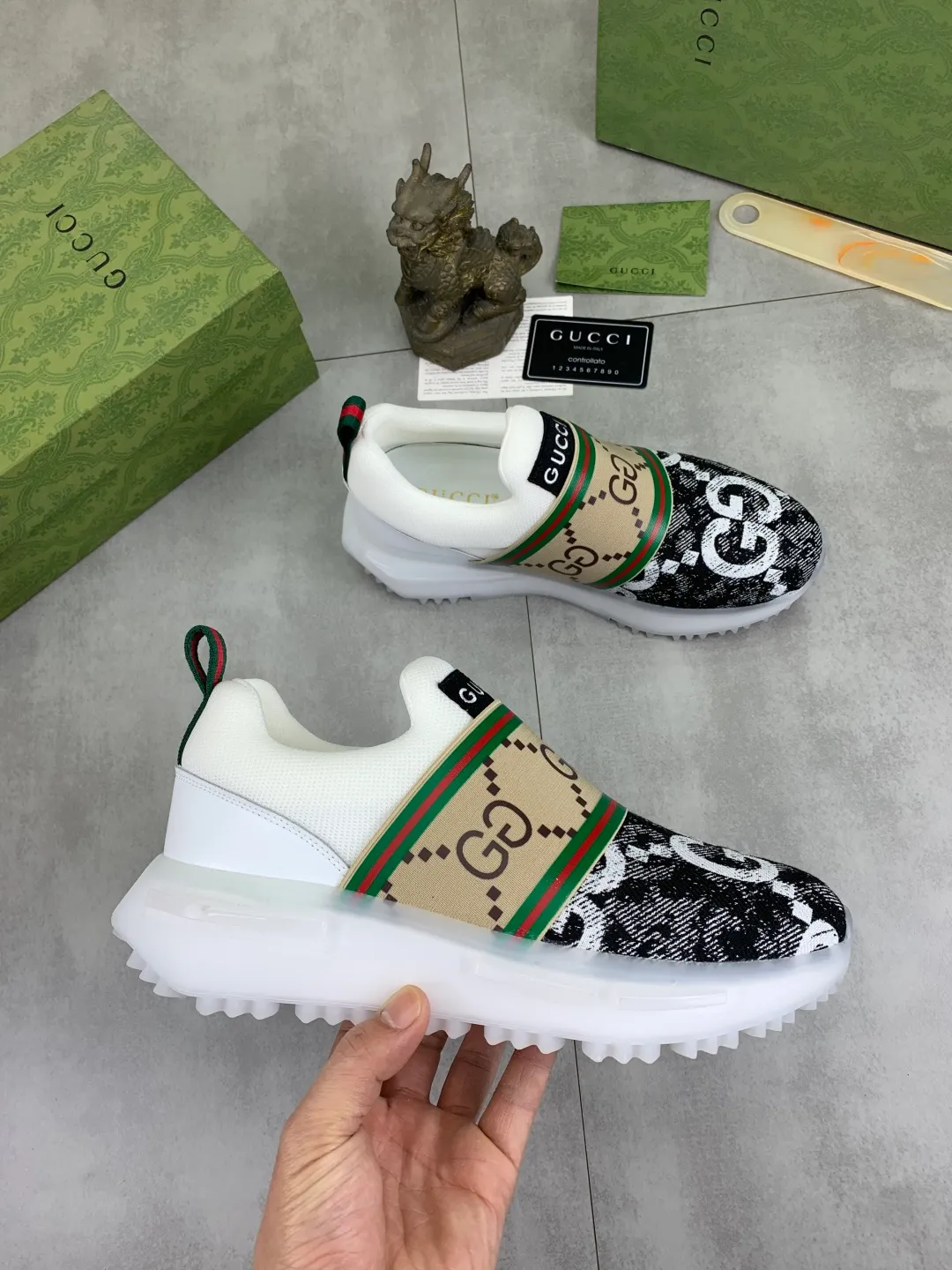 Men's shoes 💰P460💰[New style]🆘 Gucci [GUCCI] classic fashion high-top men's shoes, synchronized with counters, exquisite workmanship, exquisite color matching, the upper is made of original soft double G calfskin Gucci webbing ➕ first-layer pigskin lining ➕ pigskin feet The lasts made according to the original version are quite attractive both on the foot and in the placement. There is no need to comment on the good ones. They are absolutely versatile. Number of sizes: 38-44, 3️⃣colors🉑️ to choose from.